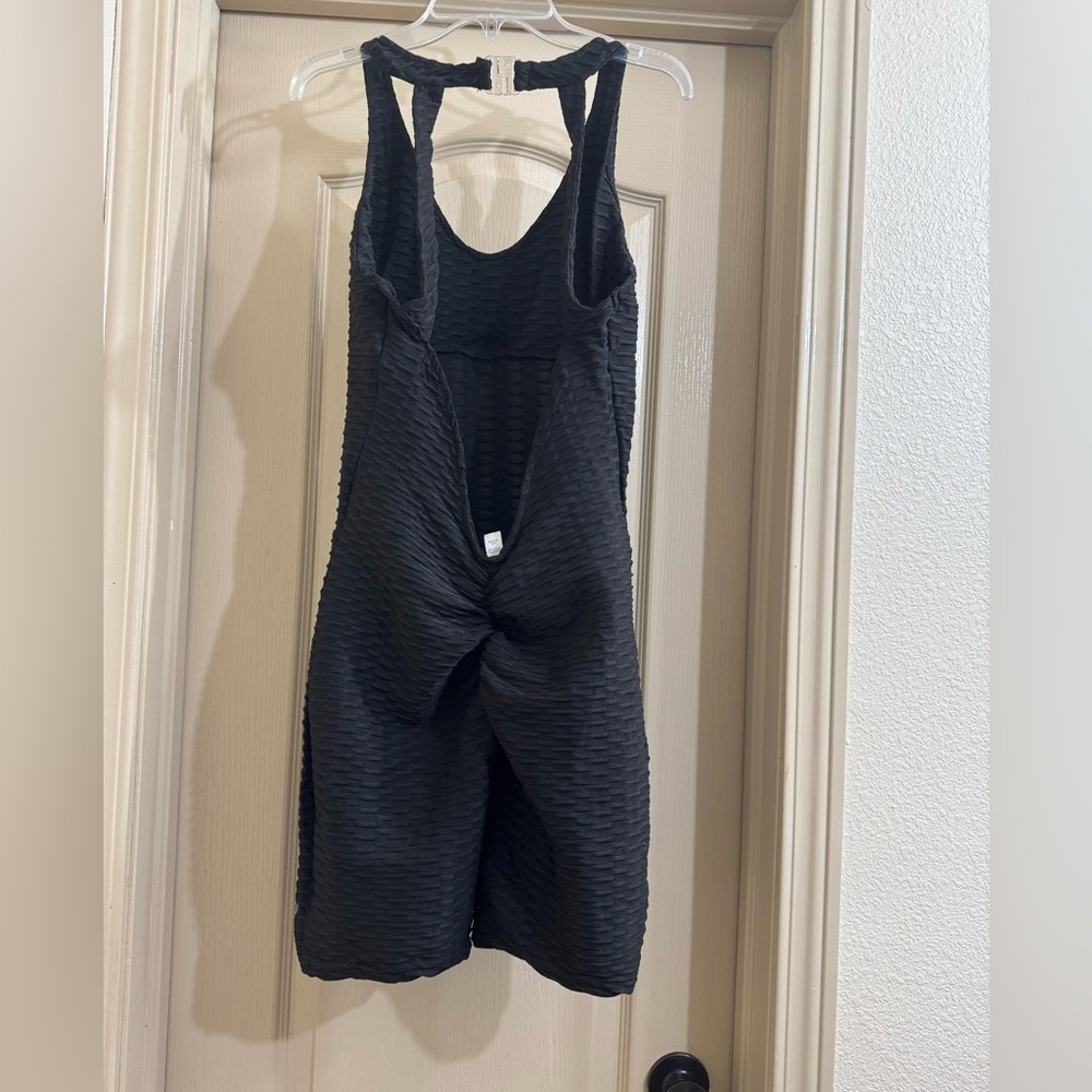 NWOT Black Textured Sleeveless Romper - Picture 3 of 5